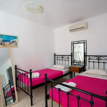 Liana Studios Apartment *