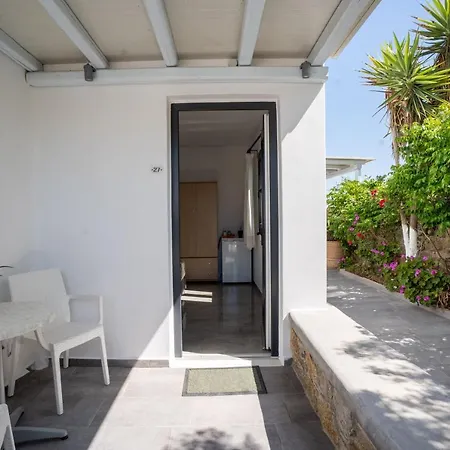 Liana Studios Apartment