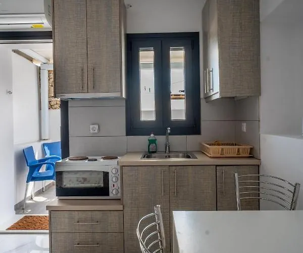 Liana Studios Apartment