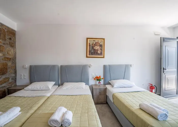 Liana Studios Apartment