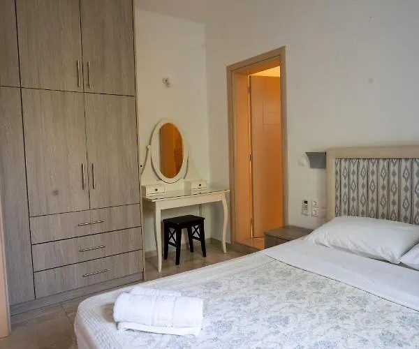 Liana Studios Apartment